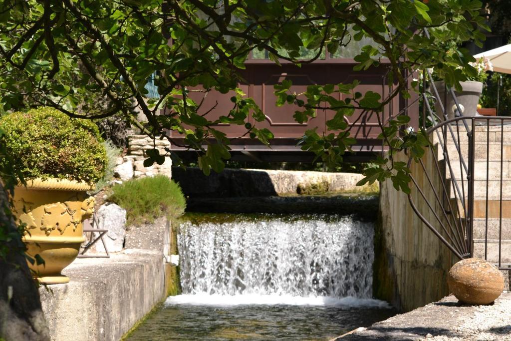 Hotel du Poète Fontaine-de-Vaucluse Esterno foto